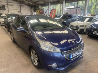 Peugeot 208 1.2 VTi Allure Euro 5 5dr