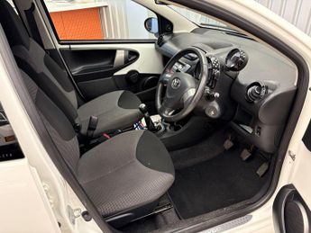 Toyota AYGO 1.0 VVT-i Move Euro 5 5dr
