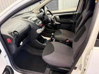 Toyota AYGO 1.0 VVT-i Move Euro 5 5dr