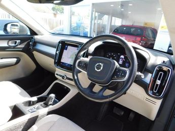 Volvo XC40 2.0 T4 Momentum Auto AWD Euro 6 (s/s) 5dr