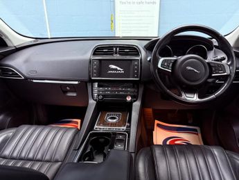 Jaguar F-PACE 2.0 D180 Portfolio Auto AWD Euro 6 (s/s) 5dr