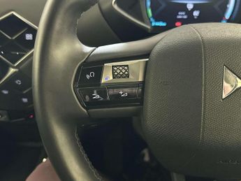 DS AUTOMOBILES DS 3 CROSSBACK E-TENSE 50kWh Rivoli Crossback 5dr Electric Auto (136 ps)