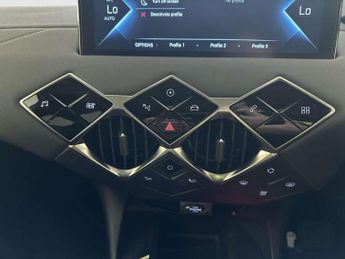 DS AUTOMOBILES DS 3 CROSSBACK E-TENSE 50kWh Rivoli Crossback 5dr Electric Auto (136 ps)