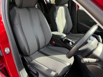 Peugeot E-208 50kWh Allure Auto 5dr