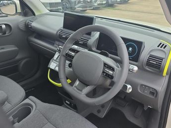 Hyundai INSTER Long Range 49kWh Cross SUV 5dr Automatic