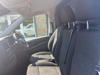 Mercedes-Benz eVito 114 e 41kWh Progressive Auto FWD L2 6dr (LWB)