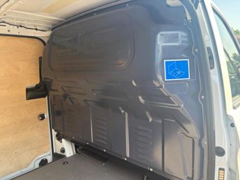 Mercedes-Benz eVito 114 e 41kWh Progressive Auto FWD L2 6dr (LWB)