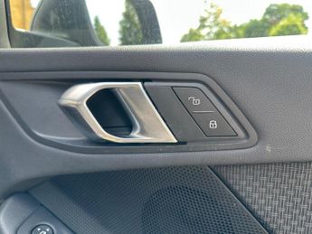 BMW 1 Series 1.5 118i SE Hatchback 5dr Petrol DCT Euro 6 (s/s) (140 ps)