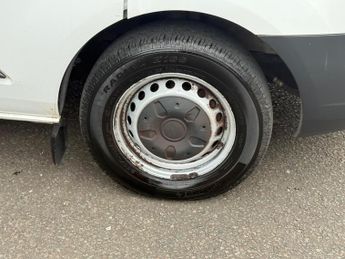 Ford Transit Custom 2.2 TDCi 290 L2 H1 5dr