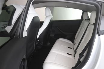Tesla Model Y Auto RWD 5dr