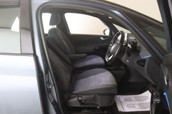 Volkswagen ID.3 Pro Performance 58kWh Life Auto 5dr