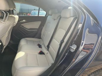 Mercedes-Benz A Class 1.5 A180d SE (Executive) 7G-DCT Euro 6 (s/s) 5dr
