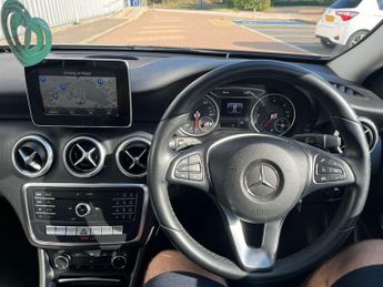 Mercedes-Benz A Class 1.5 A180d SE (Executive) 7G-DCT Euro 6 (s/s) 5dr