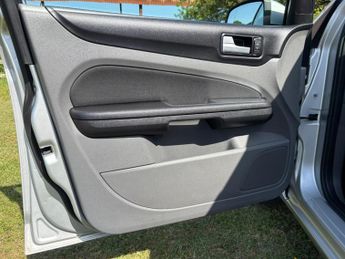 Ford Focus 1.6 TDCi DPF Sport 5dr