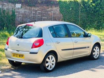 Renault Clio 1.6 VVT Privilege 5dr