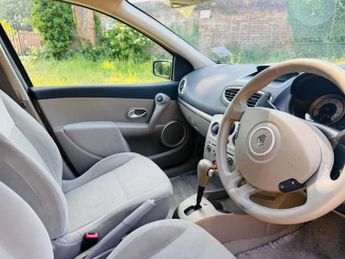 Renault Clio 1.6 VVT Privilege 5dr