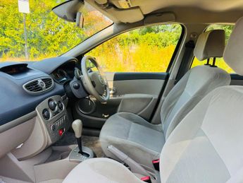 Renault Clio 1.6 VVT Privilege 5dr