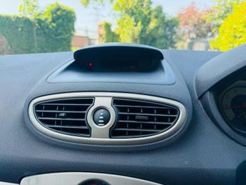 Renault Clio 1.6 VVT Privilege 5dr