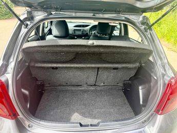 Toyota Yaris 1.5 VVT-h Excel E-CVT Euro 6 5dr (15in Alloy)