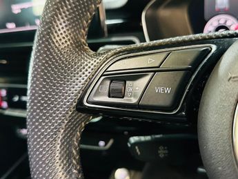 Audi A4 Avant 2.0 TFSI 40 Black Edition S Tronic Euro 6 (s/s) 5dr