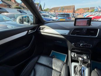 Audi Q3 2.0 TDI S line SUV 5dr Diesel S Tronic quattro Euro 5 (s/s) (177
