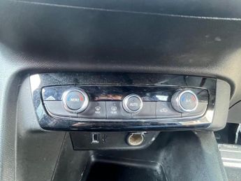 Vauxhall Corsa Electric 50kWh SRi Nav Premium Auto 5dr (7.4Kw Charger)