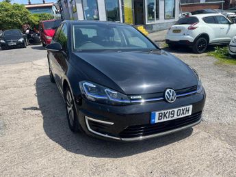 Volkswagen Golf 35.8kWh e-Golf Auto 5dr