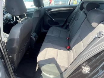 Volkswagen e-Golf 35.8kWh e-Golf Auto 5dr