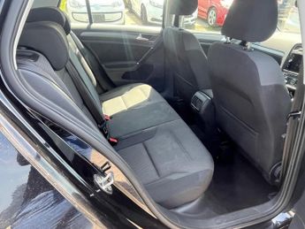 Volkswagen e-Golf 35.8kWh e-Golf Auto 5dr
