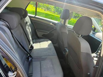Volkswagen e-Golf 35.8kWh e-Golf Auto 5dr