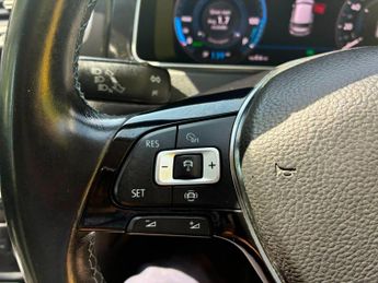 Volkswagen e-Golf 35.8kWh e-Golf Auto 5dr
