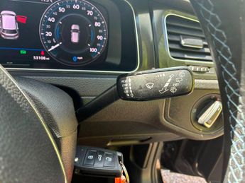 Volkswagen e-Golf 35.8kWh e-Golf Auto 5dr