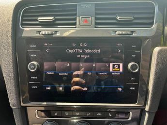 Volkswagen e-Golf 35.8kWh e-Golf Auto 5dr