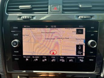 Volkswagen e-Golf 35.8kWh e-Golf Auto 5dr