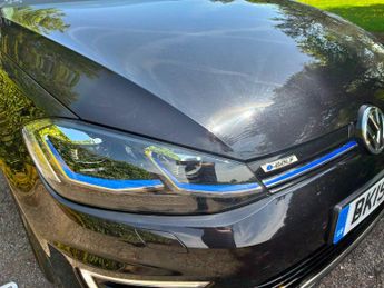 Volkswagen e-Golf 35.8kWh e-Golf Auto 5dr