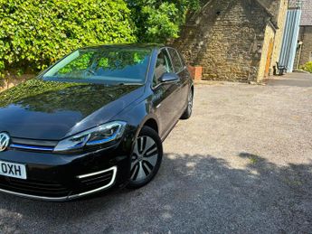 Volkswagen e-Golf 35.8kWh e-Golf Auto 5dr