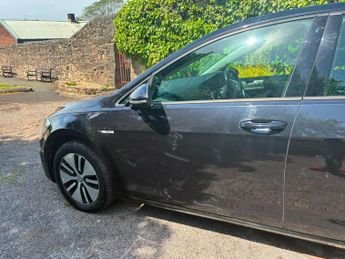 Volkswagen e-Golf 35.8kWh e-Golf Auto 5dr