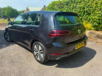 Volkswagen e-Golf 35.8kWh e-Golf Auto 5dr