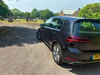 Volkswagen e-Golf 35.8kWh e-Golf Auto 5dr