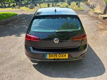 Volkswagen e-Golf 35.8kWh e-Golf Auto 5dr
