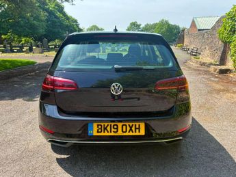 Volkswagen e-Golf 35.8kWh e-Golf Auto 5dr