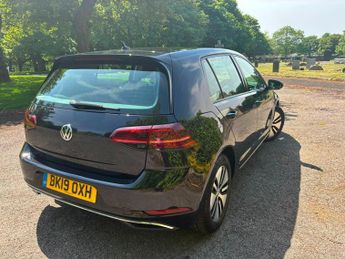 Volkswagen e-Golf 35.8kWh e-Golf Auto 5dr