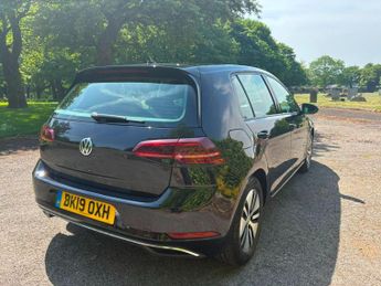 Volkswagen e-Golf 35.8kWh e-Golf Auto 5dr