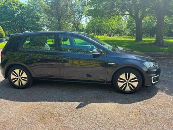 Volkswagen e-Golf 35.8kWh e-Golf Auto 5dr