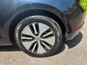 Volkswagen e-Golf 35.8kWh e-Golf Auto 5dr