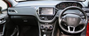 Peugeot 208 1.2 PureTech XS White Euro 6 3dr
