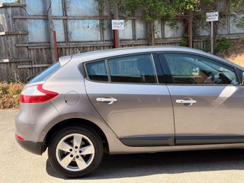 Renault Megane 1.6 16V Dynamique TomTom 3dr