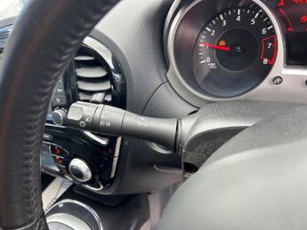 Nissan Juke 1.6 N-Connecta XTRON Euro 6 5dr