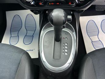 Nissan Juke 1.6 N-Connecta XTRON Euro 6 5dr