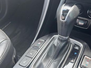 Hyundai Santa Fe 2.2 CRDi Premium SE Auto 4WD Euro 5 5dr (7 seat)